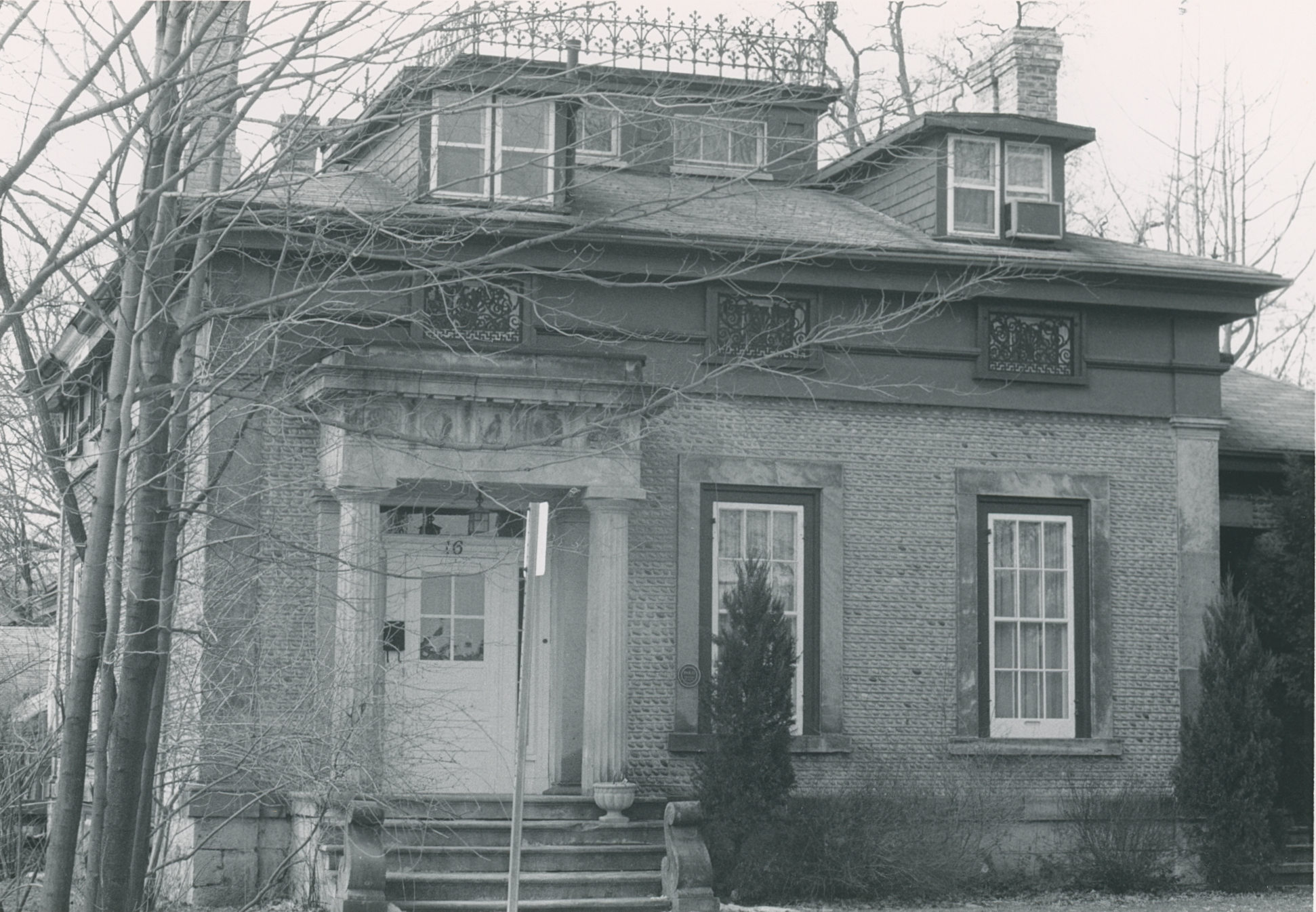 Bra-9 16 Broadway West 3